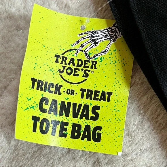 Set of 4 Trader Joe’s Halloween Mini Tote Bags - Picture 8 of 12